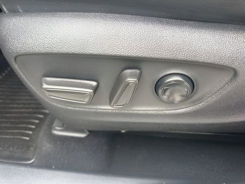 Used 2022 Toyota Highlander XLE image 10