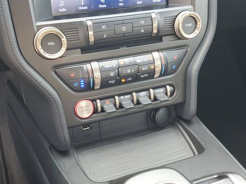 Used 2021 Ford Mustang Shelby GT500 w/ Technology Package image 18