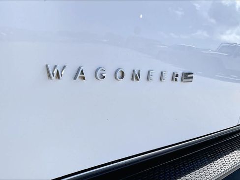 Used 2024 Jeep Wagoneer Series II w/ Flexible Seating Group RWD image 7