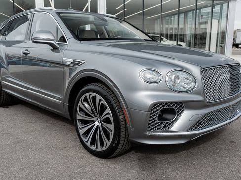 Certified 2022 Bentley Bentayga AWD/4WD image 19