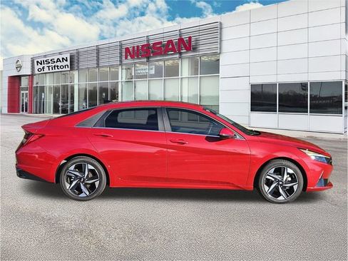 Used 2023 Hyundai Elantra Limited image 3