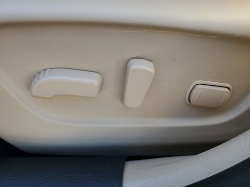 Used 2016 Nissan Rogue SL w/ SL Premium Package image 11