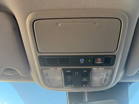 Certified 2019 Honda Pilot Touring image 20