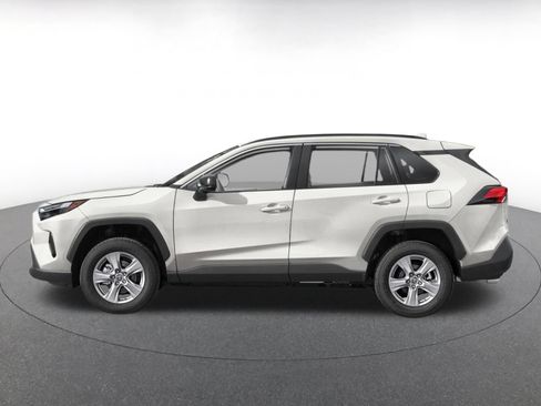 Used 2025 Toyota RAV4 LE AWD/4WD image 3