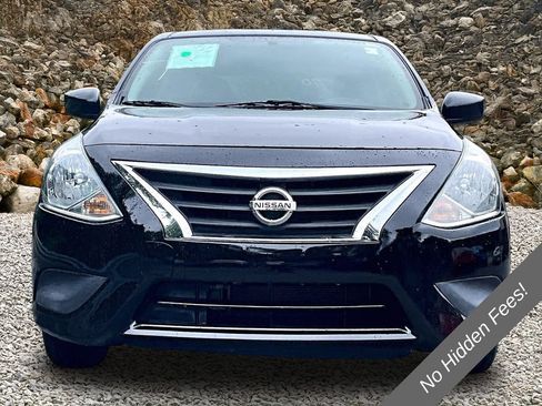 Used 2019 Nissan Versa SV FWD image 3