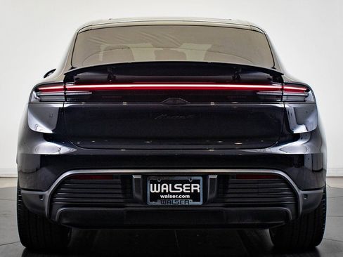 Certified 2024 Porsche Macan 4 Electric image 7