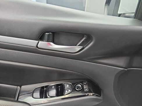 Used 2023 Nissan Altima 2.5 SV AWD/4WD image 25