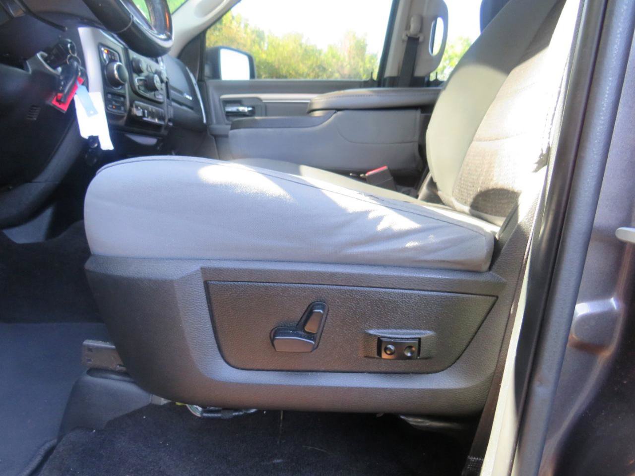 Used 2017 RAM 1500 Big Horn AWD/4WD image 15