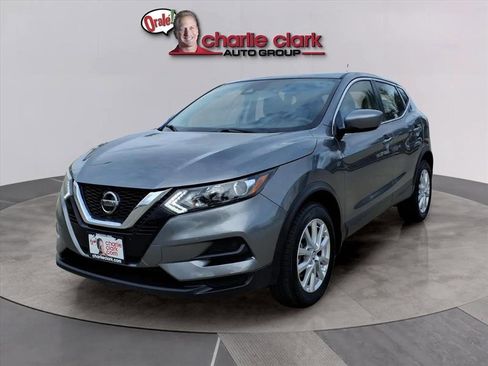 Used 2021 Nissan Rogue Sport S image 1