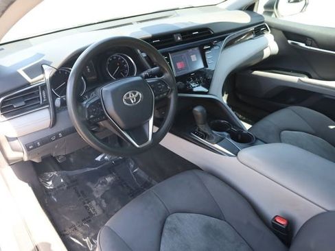 Used 2020 Toyota Camry LE FWD image 9