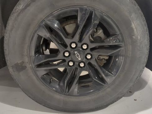 Used 2023 Chevrolet Traverse LT FWD image 6