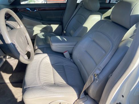 Used 2002 Cadillac De Ville w/ Comfort/Convenience Pkg image 7