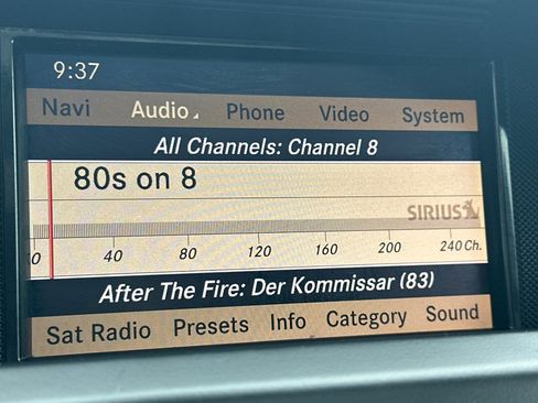 Used 2011 Mercedes-Benz GLK 350 4MATIC image 23