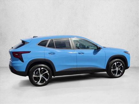 Certified 2024 Chevrolet Trax RS w/ Driver Confidence Package FWD image 9