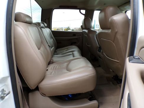 Used 2007 Chevrolet Silverado 3500 LT w/ Heavy-Duty Power Package image 10