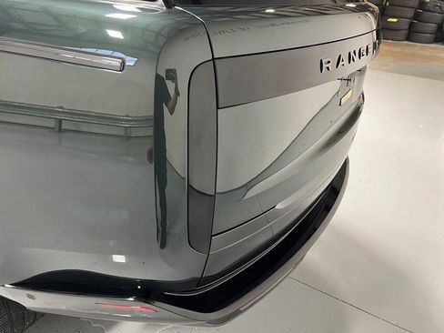 Used 2023 Land Rover Range Rover Long Wheelbase SE image 13