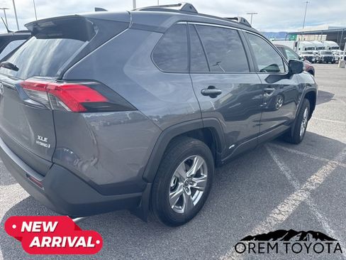 Used 2024 Toyota RAV4 XLE w/ Convenience Package image 16