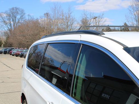 Used 2017 Chrysler Pacifica Touring Plus w/ Tire & Wheel Group image 43