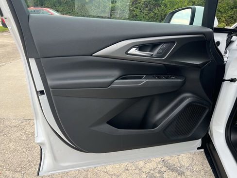 New 2026 Chevrolet Equinox EV LT image 23