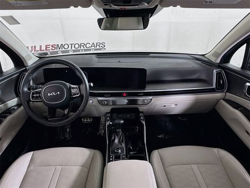 Used 2025 Kia Sorento SX image 31