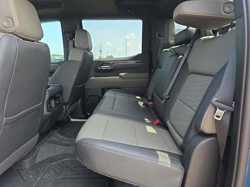 Used 2024 Chevrolet Silverado 1500 ZR2 w/ Technology Package AWD/4WD image 11