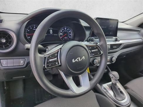 Used 2022 Kia Forte LXS image 29