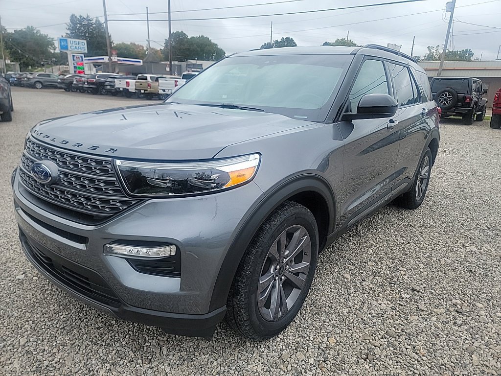 Used 2024 Ford Explorer XLT w/ Equipment Group 202A AWD/4WD image 1