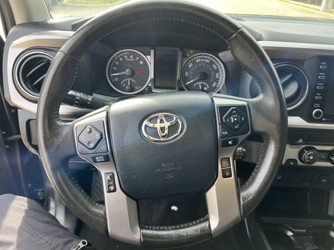 Used 2020 Toyota Tacoma SR5 image 17