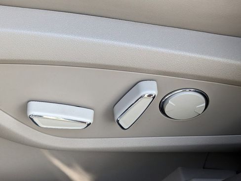 Certified 2023 Lincoln Nautilus Reserve w/ Equipment Group 201A image 22