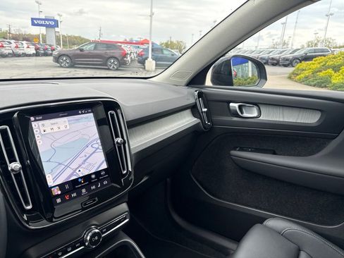 Certified 2026 Volvo XC40 B5 Plus AWD/4WD image 28