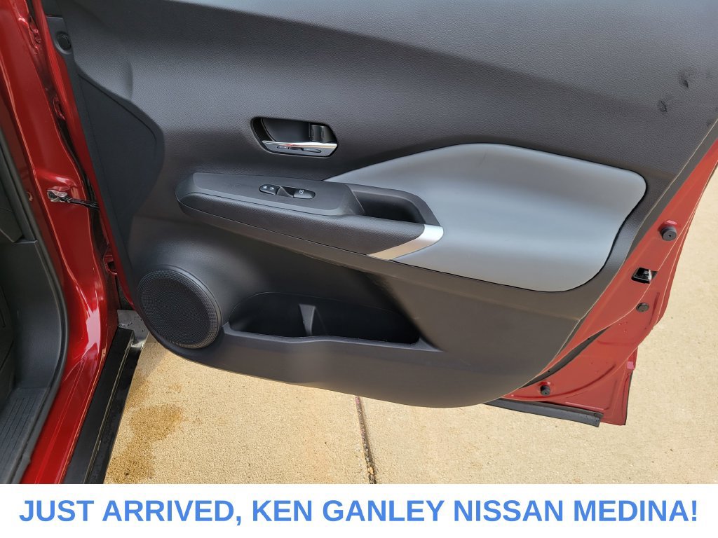 Certified 2024 Nissan Kicks SR w/ SR Premium Package FWD image 21