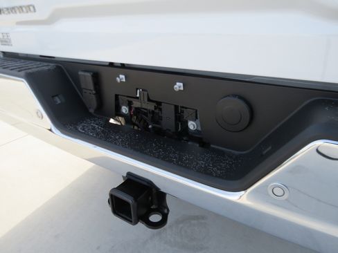 Used 2026 Chevrolet Silverado 2500 LTZ w/ LTZ Convenience Package image 13