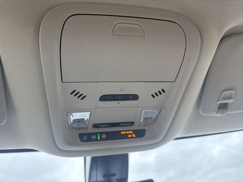 Used 2022 Buick Enclave Essence w/ Sound and Sites Package image 24