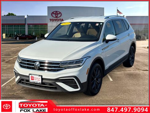 Used 2023 Volkswagen Tiguan SE AWD/4WD image 1