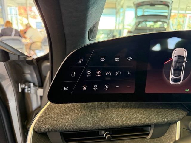 Used 2024 Lucid Air Touring AWD/4WD image 18