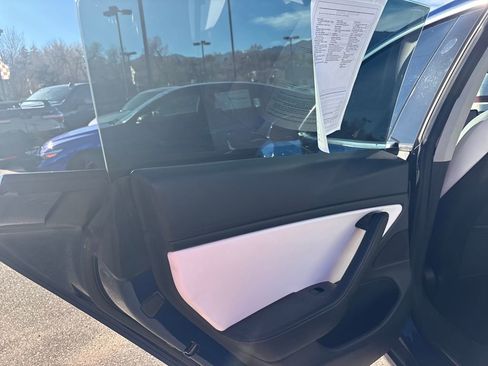 Used 2020 Tesla Model 3 Standard Range Plus image 23