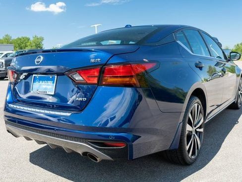 Used 2021 Nissan Altima 2.5 SR w/ SR Premium Package AWD/4WD image 6