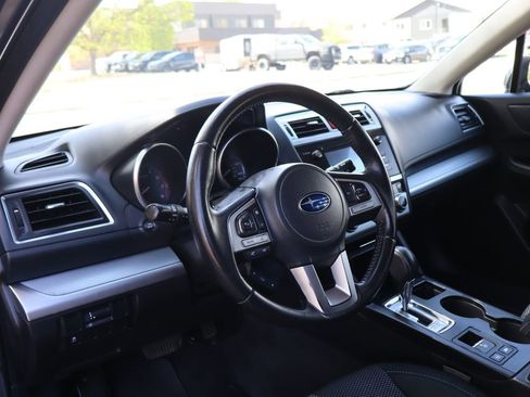 Used 2017 Subaru Outback 2.5i Premium image 15