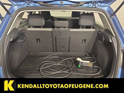 Used 2016 Volkswagen e-Golf SE w/ DC Fast Charging Package FWD image 24
