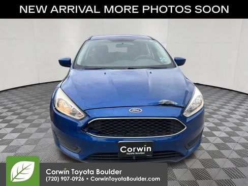 Used 2018 Ford Focus SE FWD image 2