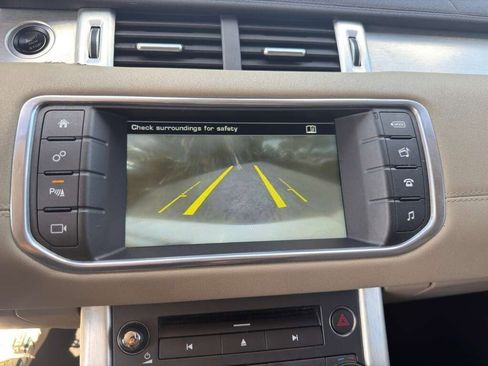 Used 2016 Land Rover Range Rover Evoque SE image 16