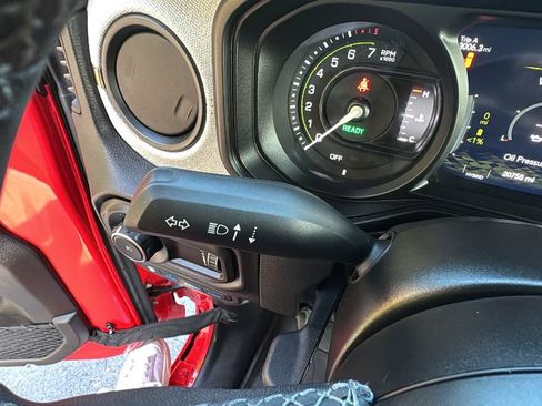 Used 2025 Jeep Wrangler Unlimited Sport S 4xe w/ Convenience Group AWD/4WD image 18
