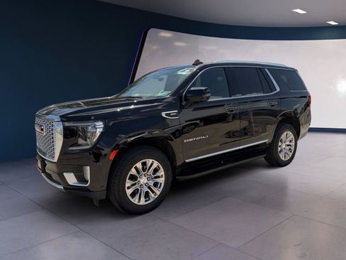 Used 2024 GMC Yukon Denali w/ Advanced Technology Package RWD image 1