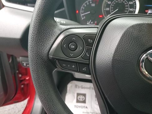 Used 2020 Toyota Corolla LE image 16