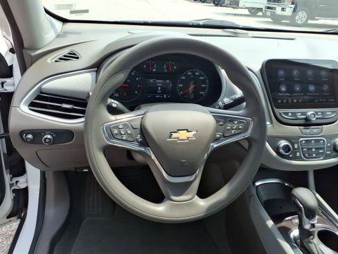 Used 2024 Chevrolet Malibu LT FWD image 7