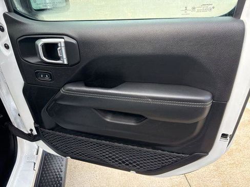 Used 2023 Jeep Wrangler Sahara w/ Cold Weather Group image 16