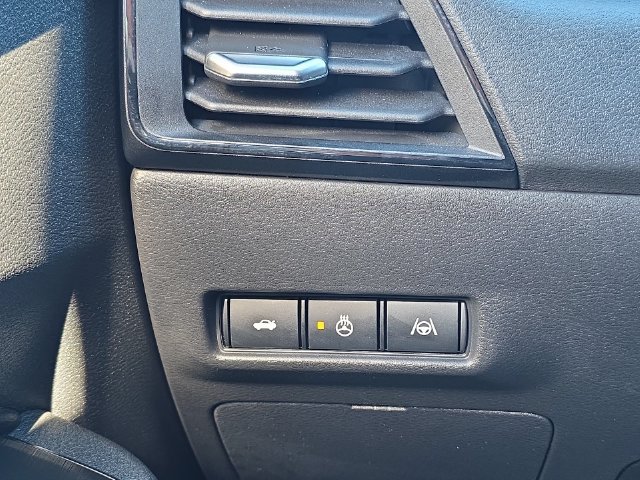 Certified 2026 Nissan Sentra SR w/ SR Premium Package FWD image 31