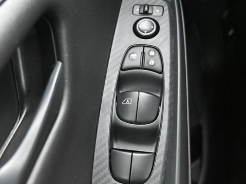 Used 2025 Nissan Sentra S w/ Lighting Package FWD image 15