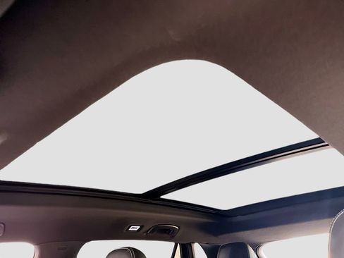 Used 2024 Volkswagen Atlas Cross Sport SE w/ Panoramic Sunroof Package FWD image 22