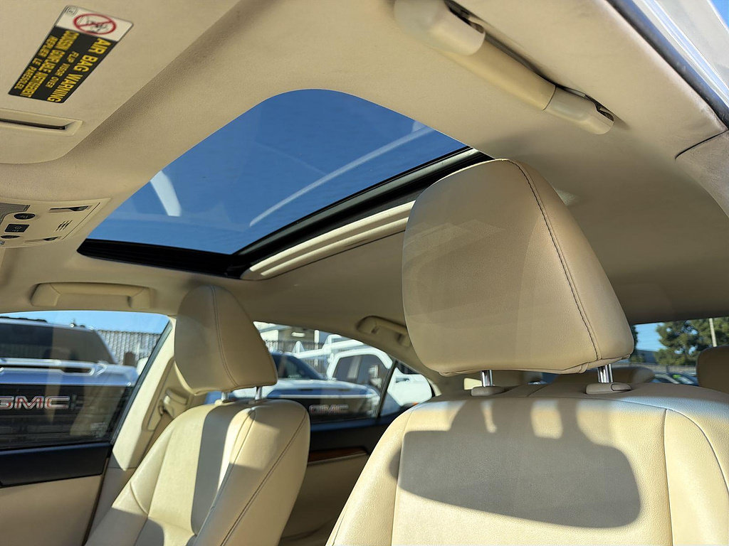 Used 2013 Lexus ES 300h w/ Premium Pkg FWD image 17